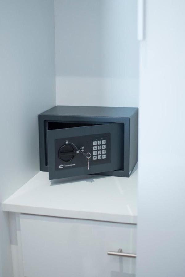 Live The Luxe Apartment Kallithea  Екстериор снимка